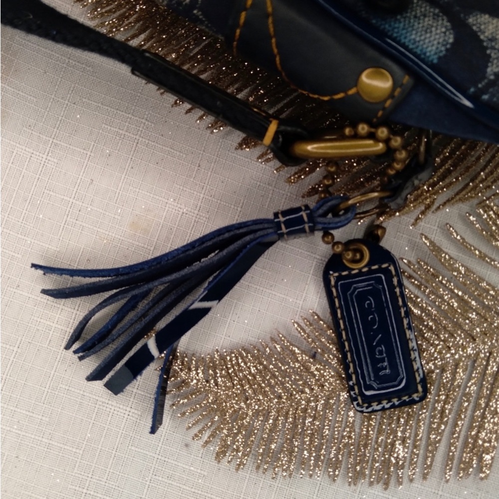 Coach Navy and White Distressed shoulder/crossbody - Picture 6 of 7